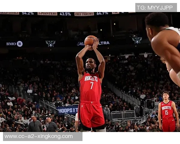 杜兰特谈半场四次犯规影响防守表现表达对限制风格的不满与反感